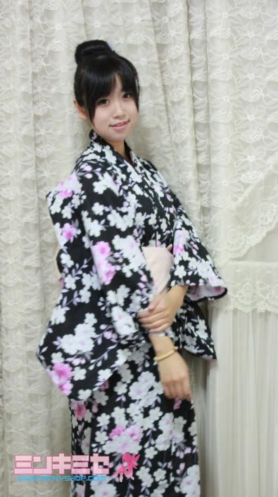 Shibuya Gyaru Blossom Yukata Set